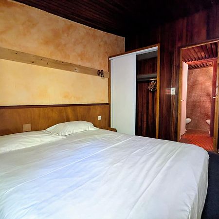 Gergovia Hotel Super Besse Bagian luar foto