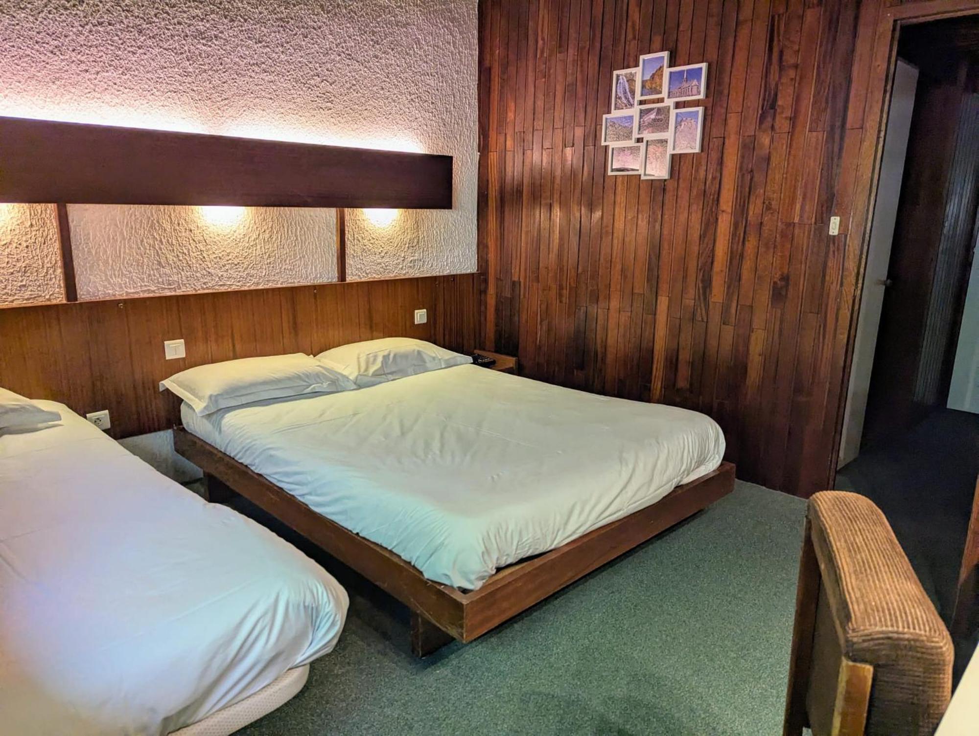 Gergovia Hotel Super Besse Bagian luar foto