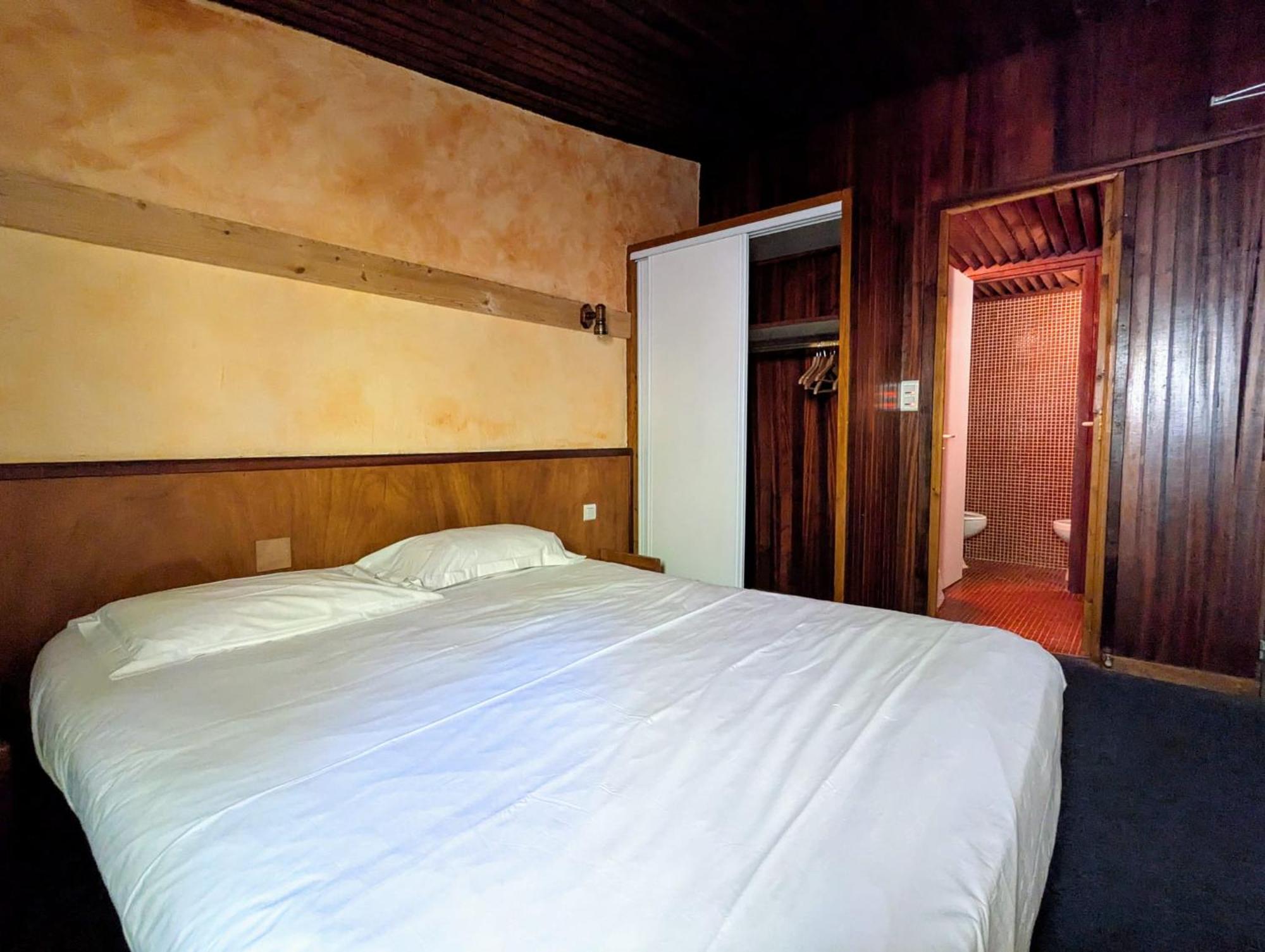 Gergovia Hotel Super Besse Bagian luar foto