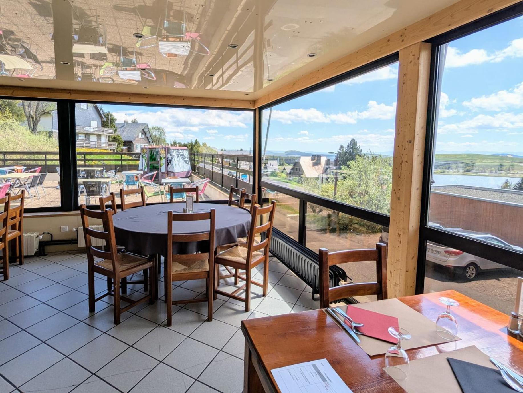 Gergovia Hotel Super Besse Bagian luar foto