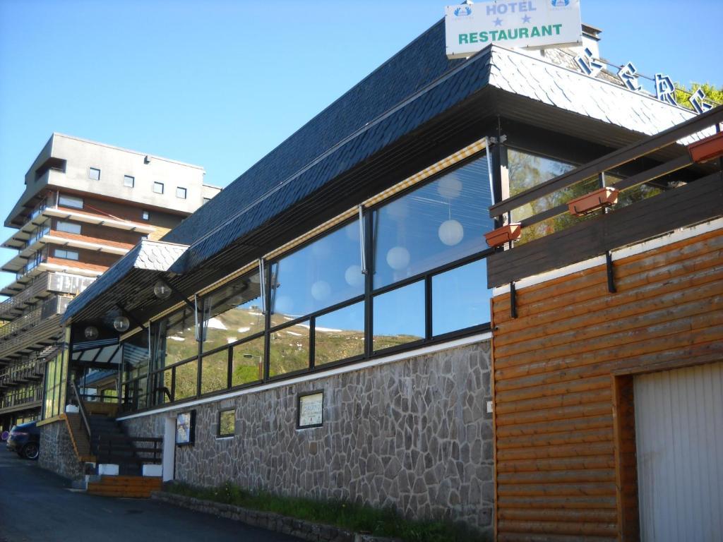 Gergovia Hotel Super Besse Bagian luar foto