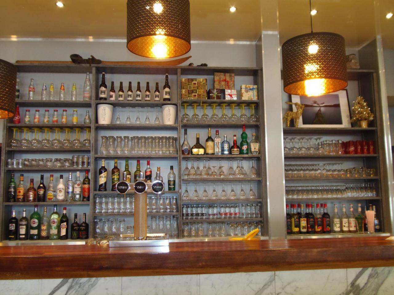 Gergovia Hotel Super Besse Bagian luar foto